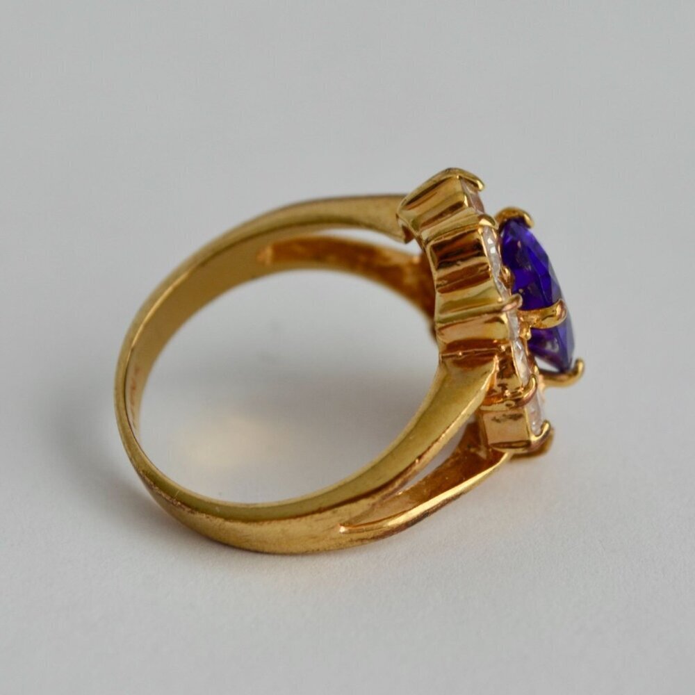 Vintage Gold Purple CZ Stone Costume Jewelry Ring Size 8 - Picture 2 of 4